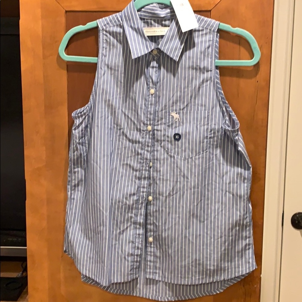 Abercrombie sleeveless button down tank